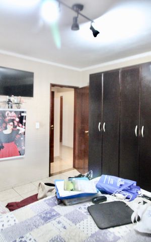 Casa à venda com 275m², 3 quartos e 4 vagas Casa à venda com 275m², 3 quartos e 4 vagasSuíte 1
