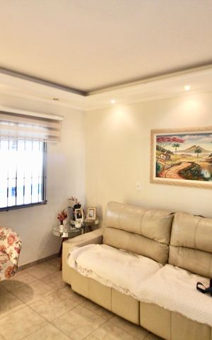 Casa à venda com 275m², 3 quartos e 4 vagas Casa à venda com 275m², 3 quartos e 4 vagasSala