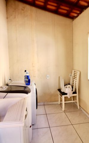 Casa à venda com 275m², 3 quartos e 4 vagas Casa à venda com 275m², 3 quartos e 4 vagasÁrea de serviço