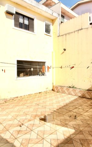 Casa à venda com 275m², 3 quartos e 4 vagas Casa à venda com 275m², 3 quartos e 4 vagasQuintal
