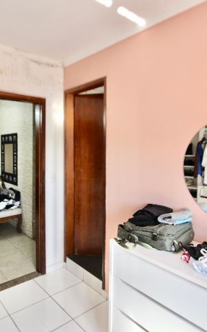 Casa à venda com 275m², 3 quartos e 4 vagas Casa à venda com 275m², 3 quartos e 4 vagasCloset
