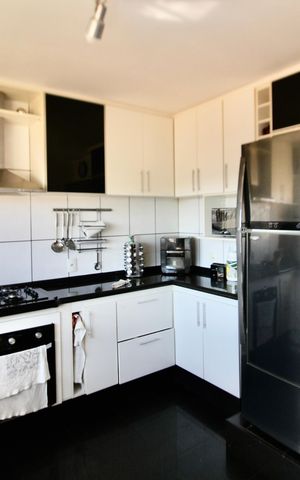 Casa à venda com 275m², 3 quartos e 4 vagas Casa à venda com 275m², 3 quartos e 4 vagasCozinha