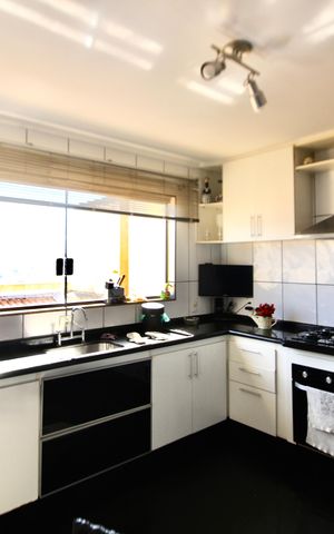 Casa à venda com 275m², 3 quartos e 4 vagas Casa à venda com 275m², 3 quartos e 4 vagasCozinha