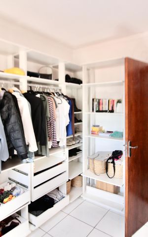 Casa à venda com 275m², 3 quartos e 4 vagas Casa à venda com 275m², 3 quartos e 4 vagasCloset