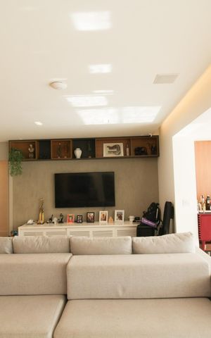 Apartamento à venda com 187m², 3 quartos e 3 vagas Apartamento à venda com 187m², 3 quartos e 3 vagasSala
