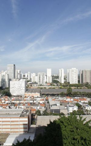 Apartamento à venda com 187m², 3 quartos e 3 vagas Apartamento à venda com 187m², 3 quartos e 3 vagasVista da Suíte 2