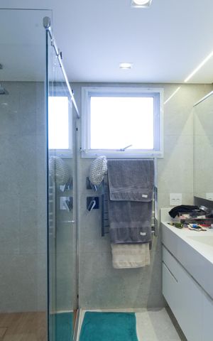Apartamento à venda com 187m², 3 quartos e 3 vagas Apartamento à venda com 187m², 3 quartos e 3 vagasBanheiro da Suíte 1