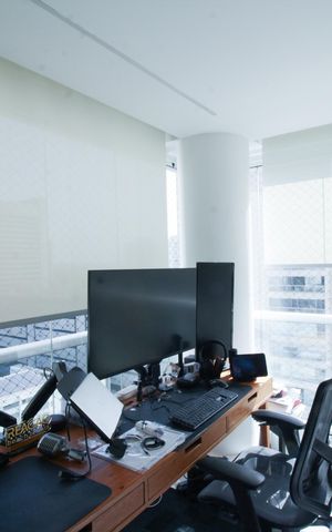 Apartamento à venda com 187m², 3 quartos e 3 vagas Apartamento à venda com 187m², 3 quartos e 3 vagasEscritório