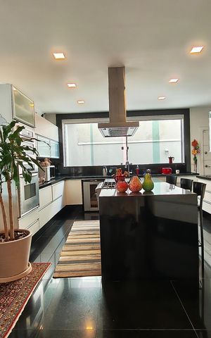 Casa de condomínio para alugar com 1000m², 7 quartos e 5 vagas