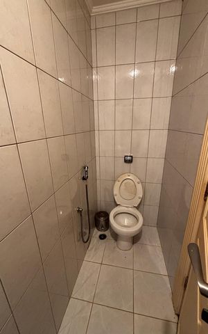 Casa de condomínio para alugar com 410m², 4 quartos e 4 vagas Casa de condomínio para alugar com 410m², 4 quartos e 4 vagasBanheiro lavanderia