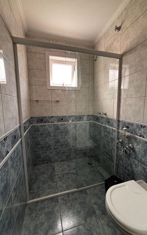 Casa de condomínio para alugar com 410m², 4 quartos e 4 vagas Casa de condomínio para alugar com 410m², 4 quartos e 4 vagasBanheiro suíte 4