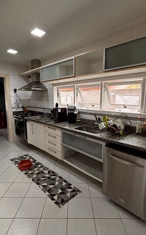 Casa de condomínio para alugar com 410m², 4 quartos e 4 vagas Casa de condomínio para alugar com 410m², 4 quartos e 4 vagasCozinha