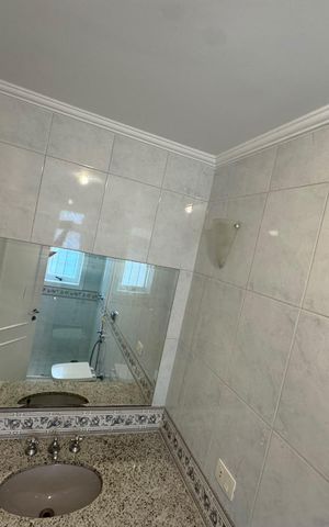 Casa de condomínio à venda com 410m², 4 quartos e 4 vagasBanheiro