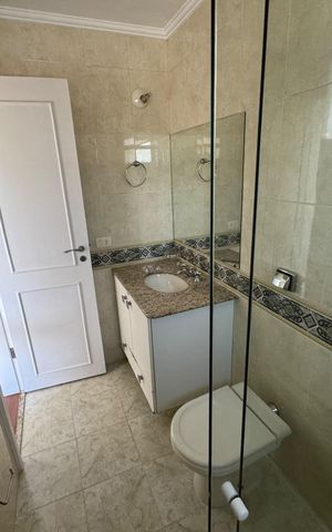 Casa de condomínio à venda com 410m², 4 quartos e 4 vagasBanheiro