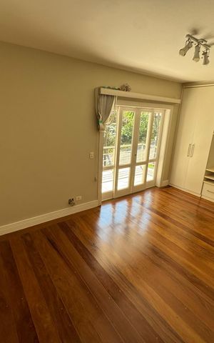 Casa de condomínio à venda com 410m², 4 quartos e 4 vagasQuarto