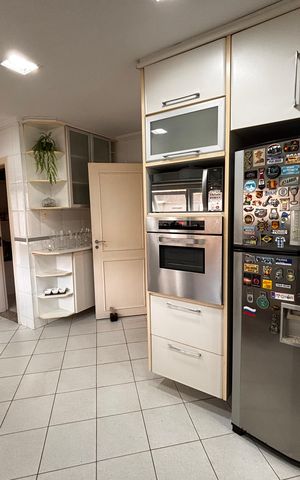 Casa de condomínio para alugar com 410m², 4 quartos e 4 vagas Casa de condomínio para alugar com 410m², 4 quartos e 4 vagasCozinha