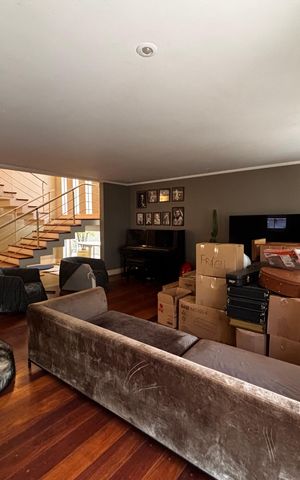 Casa de condomínio para alugar com 410m², 4 quartos e 4 vagas Casa de condomínio para alugar com 410m², 4 quartos e 4 vagasSala