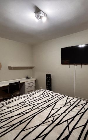 Casa de condomínio para alugar com 410m², 4 quartos e 4 vagas Casa de condomínio para alugar com 410m², 4 quartos e 4 vagasSuíte 4