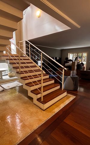 Casa de condomínio para alugar com 410m², 4 quartos e 4 vagas Casa de condomínio para alugar com 410m², 4 quartos e 4 vagasSala