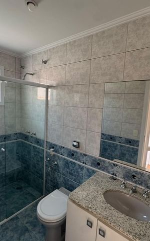 Casa de condomínio à venda com 410m², 4 quartos e 4 vagasBanheiro