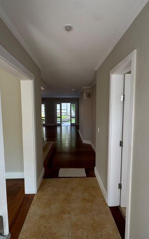 Casa de condomínio à venda com 410m², 4 quartos e 4 vagasCorredor