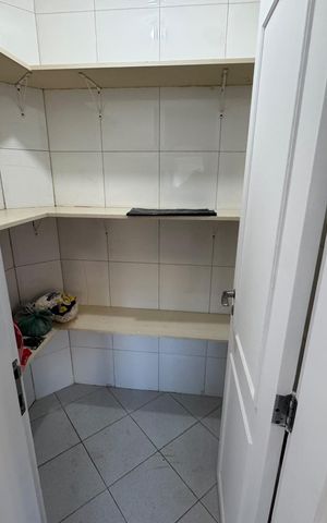 Casa de condomínio à venda com 410m², 4 quartos e 4 vagasCozinha