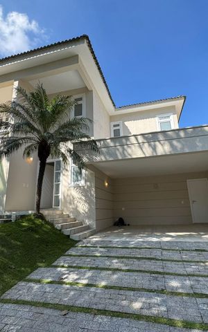 Casa de condomínio à venda com 410m², 4 quartos e 4 vagasFachada