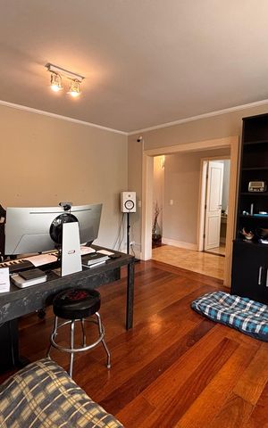 Casa de condomínio para alugar com 410m², 4 quartos e 4 vagas Casa de condomínio para alugar com 410m², 4 quartos e 4 vagasEscritório