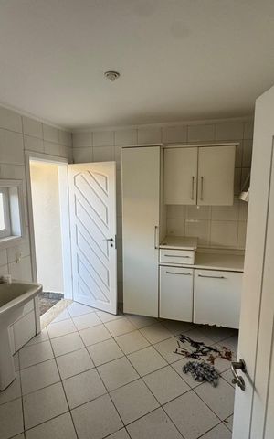 Casa de condomínio à venda com 410m², 4 quartos e 4 vagasÁrea de serviço