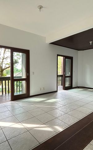 Casa para alugar com 250m², 5 quartos e 3 vagas Casa para alugar com 250m², 5 quartos e 3 vagasSala