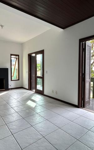 Casa para alugar com 250m², 5 quartos e 3 vagas Casa para alugar com 250m², 5 quartos e 3 vagasSala