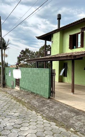 Casa para alugar com 250m², 5 quartos e 3 vagas Casa para alugar com 250m², 5 quartos e 3 vagasFachada