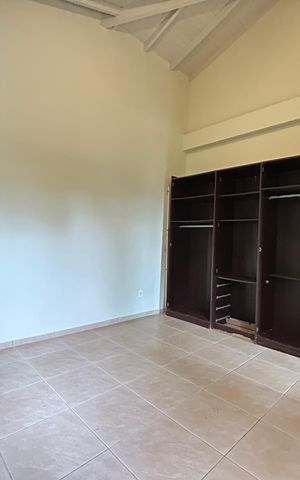 Casa para alugar com 250m², 5 quartos e 3 vagas Casa para alugar com 250m², 5 quartos e 3 vagasQuarto 1