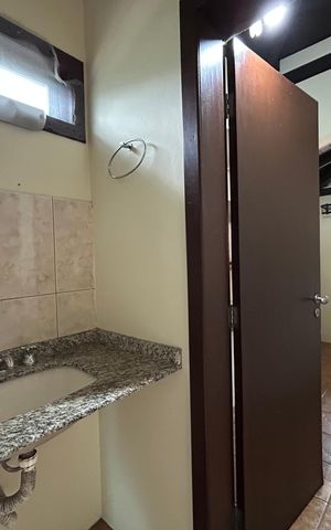 Casa para alugar com 250m², 5 quartos e 3 vagas Casa para alugar com 250m², 5 quartos e 3 vagasBanheiro suíte