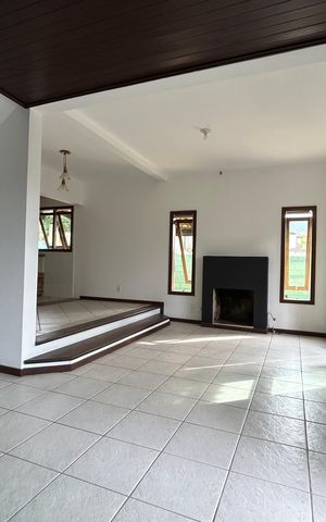 Casa para alugar com 250m², 5 quartos e 3 vagas Casa para alugar com 250m², 5 quartos e 3 vagasSala