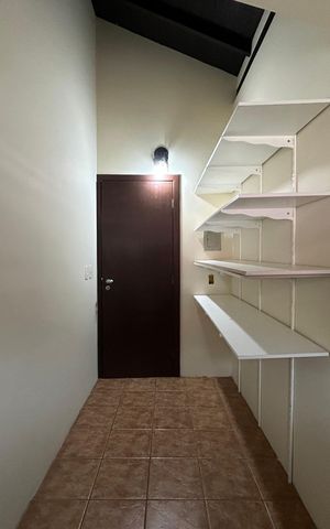 Casa para alugar com 250m², 5 quartos e 3 vagas Casa para alugar com 250m², 5 quartos e 3 vagasSuíte closet