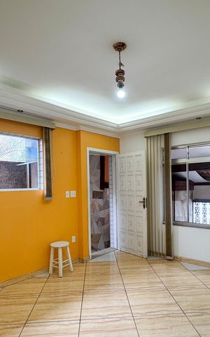 Casa à venda com 300m², 2 quartos e 3 vagas Casa à venda com 300m², 2 quartos e 3 vagasSala