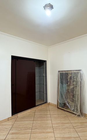 Casa à venda com 300m², 2 quartos e 3 vagas Casa à venda com 300m², 2 quartos e 3 vagasQuarto 2
