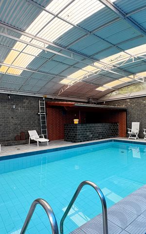 Casa à venda com 300m², 2 quartos e 3 vagas Casa à venda com 300m², 2 quartos e 3 vagasÁrea - Piscina