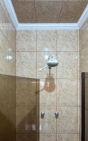 Casa à venda com 300m², 2 quartos e 3 vagas Casa à venda com 300m², 2 quartos e 3 vagasBanheiro de serviço