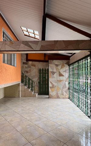 Casa à venda com 300m², 2 quartos e 3 vagas Casa à venda com 300m², 2 quartos e 3 vagasGaragem
