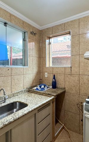 Casa à venda com 300m², 2 quartos e 3 vagas Casa à venda com 300m², 2 quartos e 3 vagasCozinha
