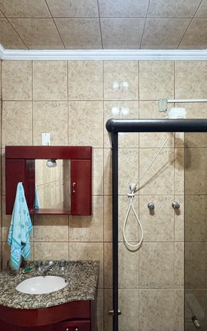 Casa à venda com 300m², 2 quartos e 3 vagas Casa à venda com 300m², 2 quartos e 3 vagasBanheiro Social