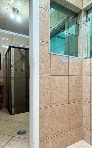 Casa à venda com 300m², 2 quartos e 3 vagas Casa à venda com 300m², 2 quartos e 3 vagasBanheiro Social