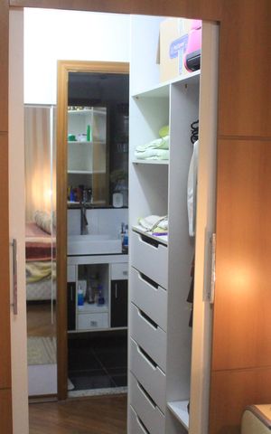 Apartamento à venda com 150m², 2 quartos e 2 vagasCloset da suíte