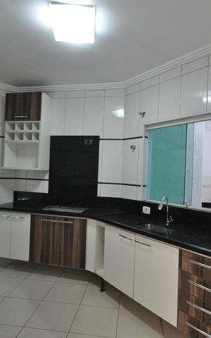 Casa à venda com 97m², 3 quartos e 2 vagasCozinha