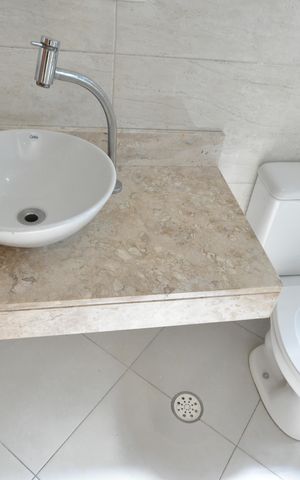Casa à venda com 97m², 3 quartos e 2 vagasBanheiro da Suíte 1