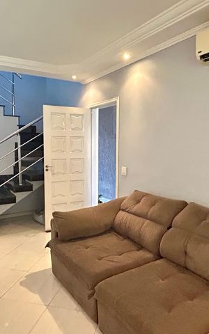 Casa à venda com 154m², 3 quartos e 4 vagas Casa à venda com 154m², 3 quartos e 4 vagasSala