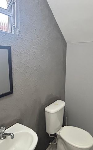 Casa à venda com 154m², 3 quartos e 4 vagas Casa à venda com 154m², 3 quartos e 4 vagasLavabo 2