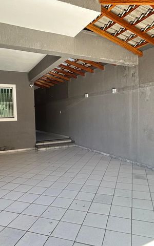 Casa à venda com 154m², 3 quartos e 4 vagas Casa à venda com 154m², 3 quartos e 4 vagasGaragem